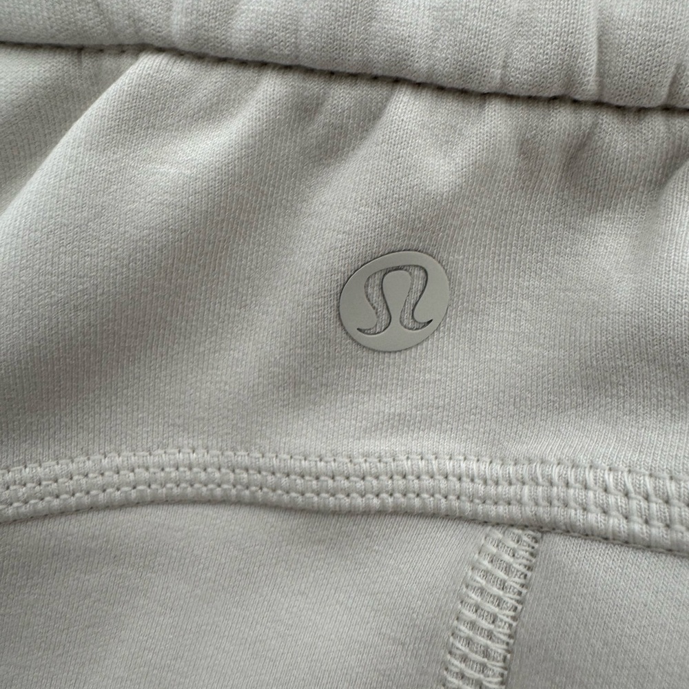 Lululemon Softstreme HR Straight-Leg Crop  24”